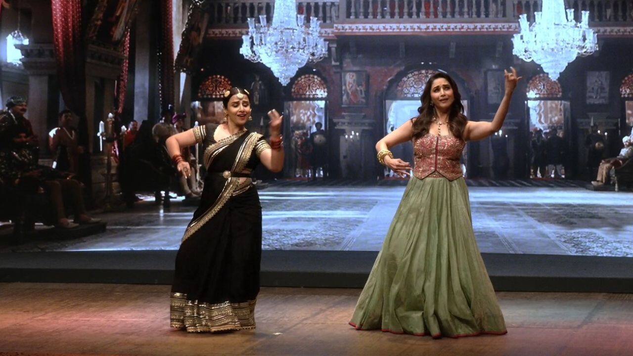 Vidya Balan stumbles mid-performance, recovers gracefully in Ami Je Tomar 3.0 face-off with Madhuri Dixit: Watch video