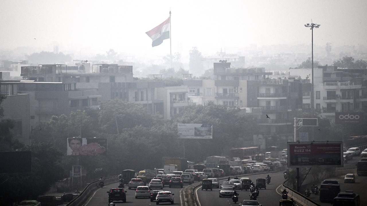 Delhi’s air quality remains severe for second consecutive day, primary classes moved online