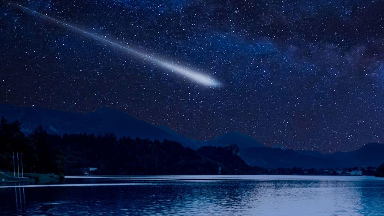 ‘Dazzling fireball spotted’: Asteroid bursts over Pacific near California coast