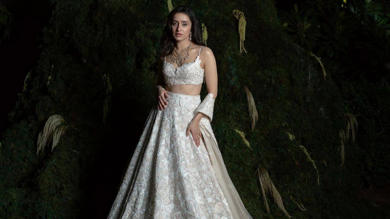 Shraddha Kapoor brings gold for you this dhanteras, deeds inside