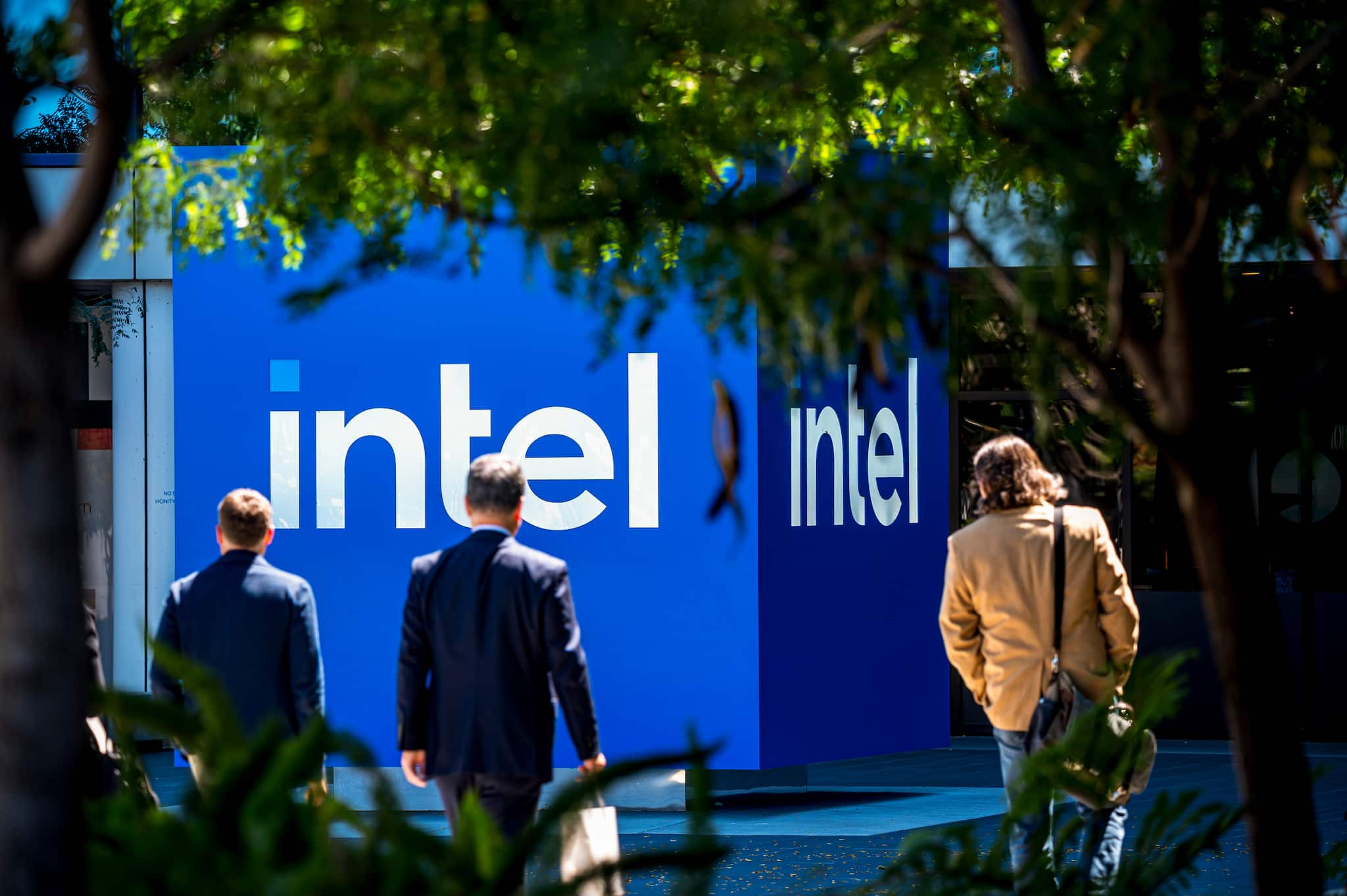 Intel shares jump 7.6% on report it’s an acquisition target