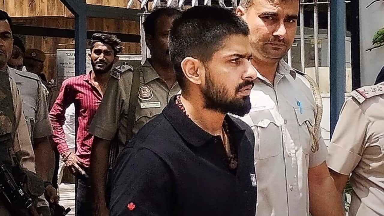 Gangster Rohit Godara claims responsibility for attack on Lawrence Bishnoi aide Hari Boxer in US