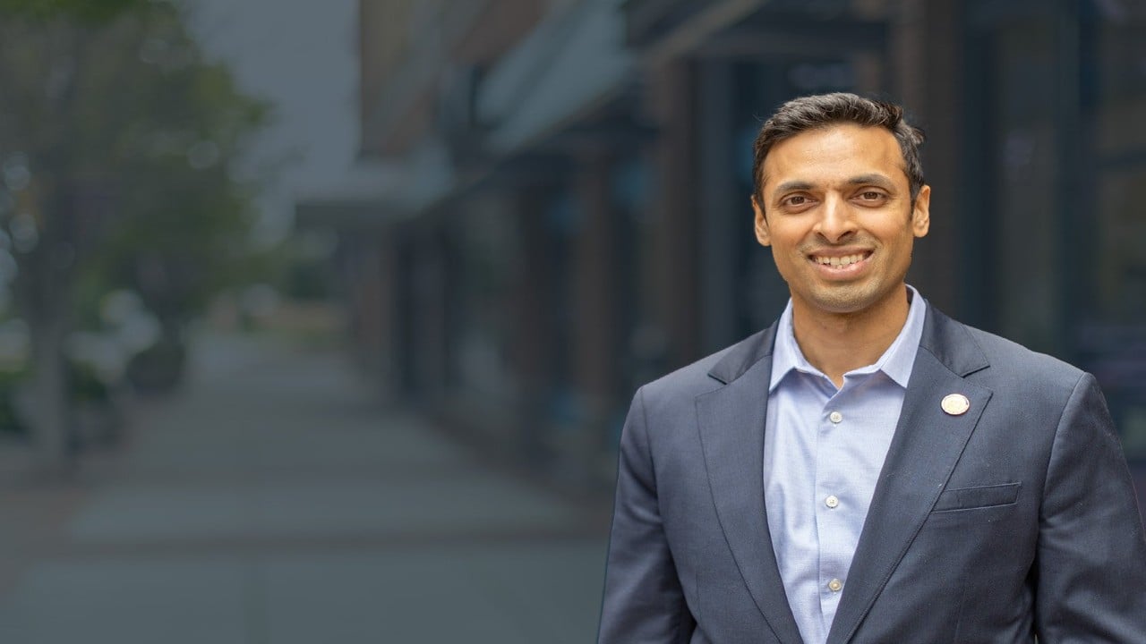 Meet Suhas Subramanyam, the Indian-American who may become newest member of 'Samosa Caucus' Meet Suhas Subramanyam, the Indian-American who may become newest member of 'Samosa Caucus'