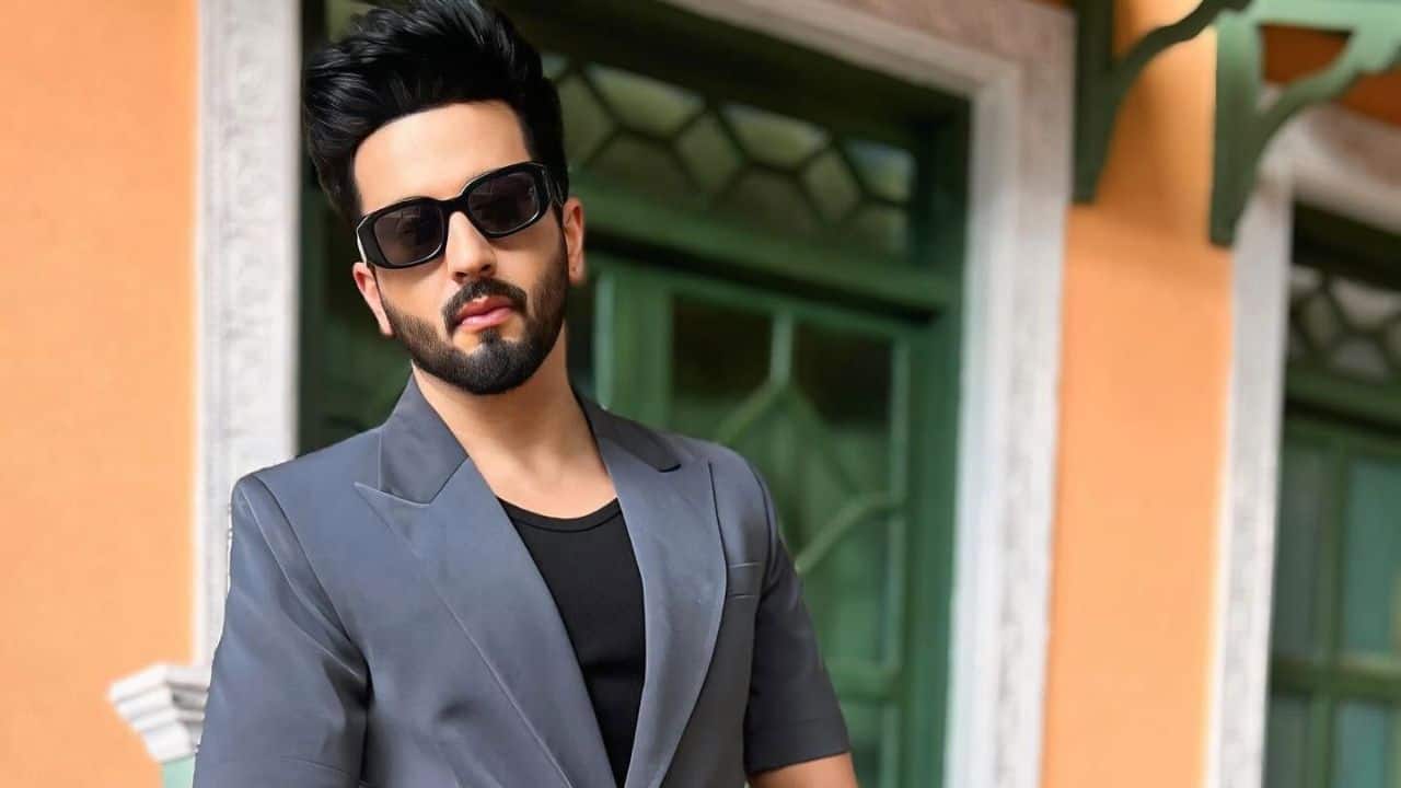 Television actor Dheeraj Dhoopar buys new customized vanity van with unique personal touch