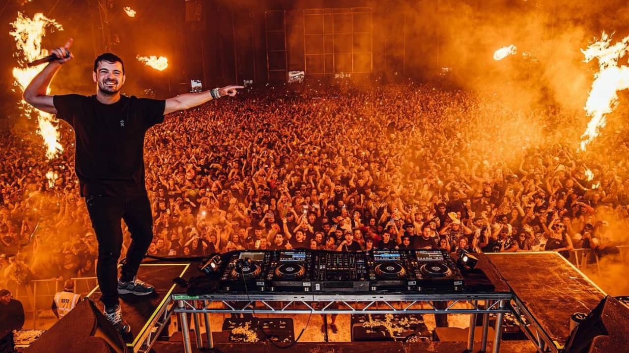 DJ Martin Garrix to host the biggest Holi 2025 celebration in Mumbai at DY Patil stadium