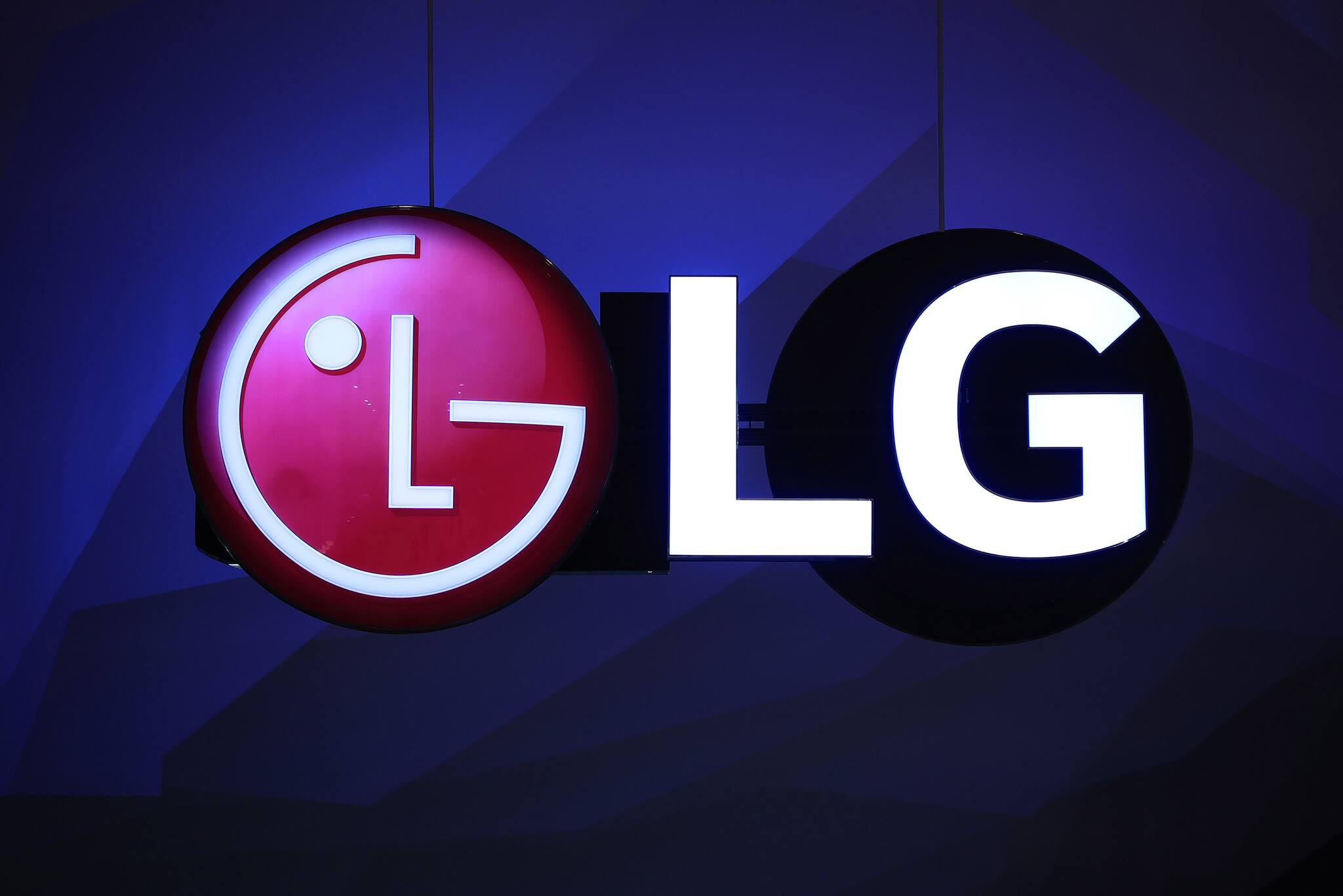 LG Electronics said to add Axis Capital to arrange $1.5 billion Mumbai listing