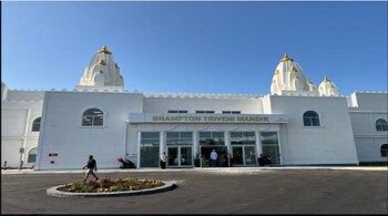 The event’s cancellation highlights growing fears among Canadian Hindus