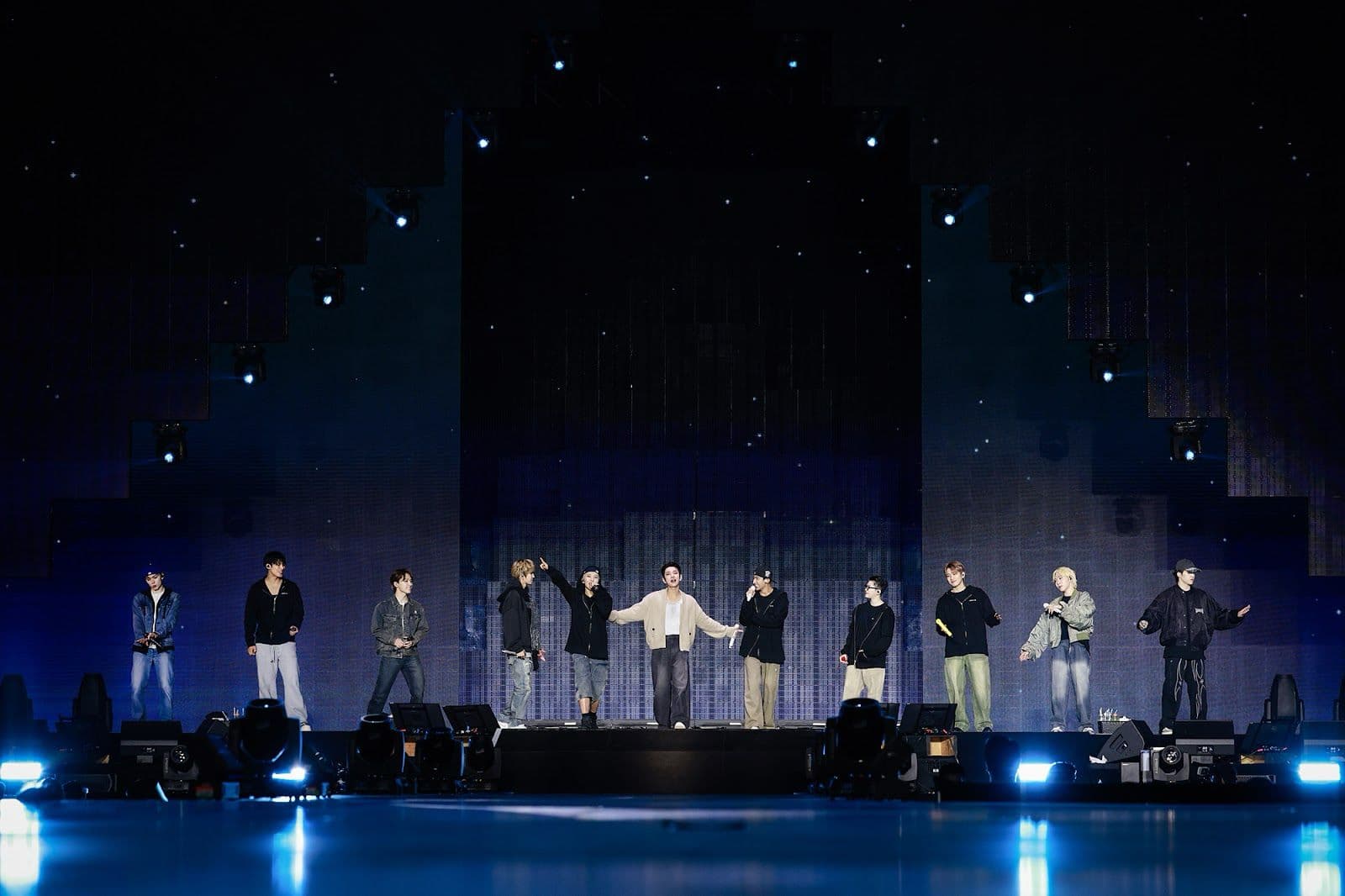 SEVENTEEN concludes U.S. leg of 'right here' world tour with Monumental Stadium debut in Los Angeles