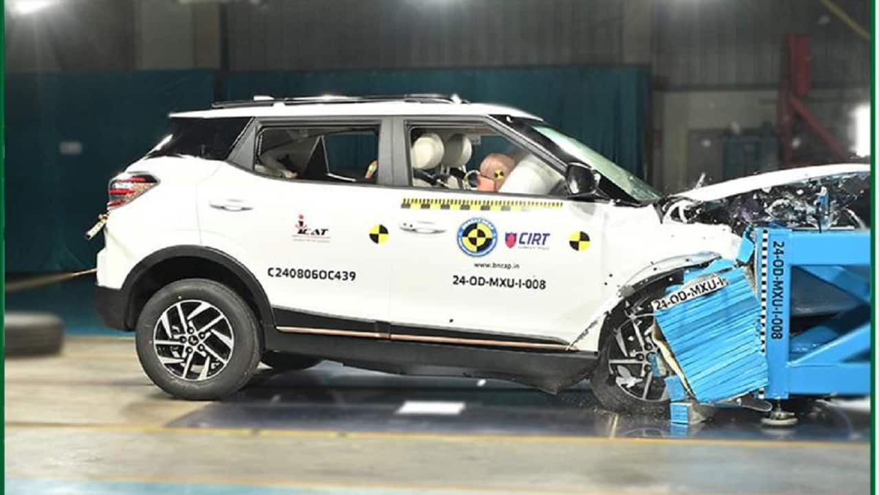 Its reverse camera with adaptive guidelines enhances driver awareness and control, reinforcing the XUV400’s reputation as a safe and reliable electric SUV for Indian roads, says M &amp; M