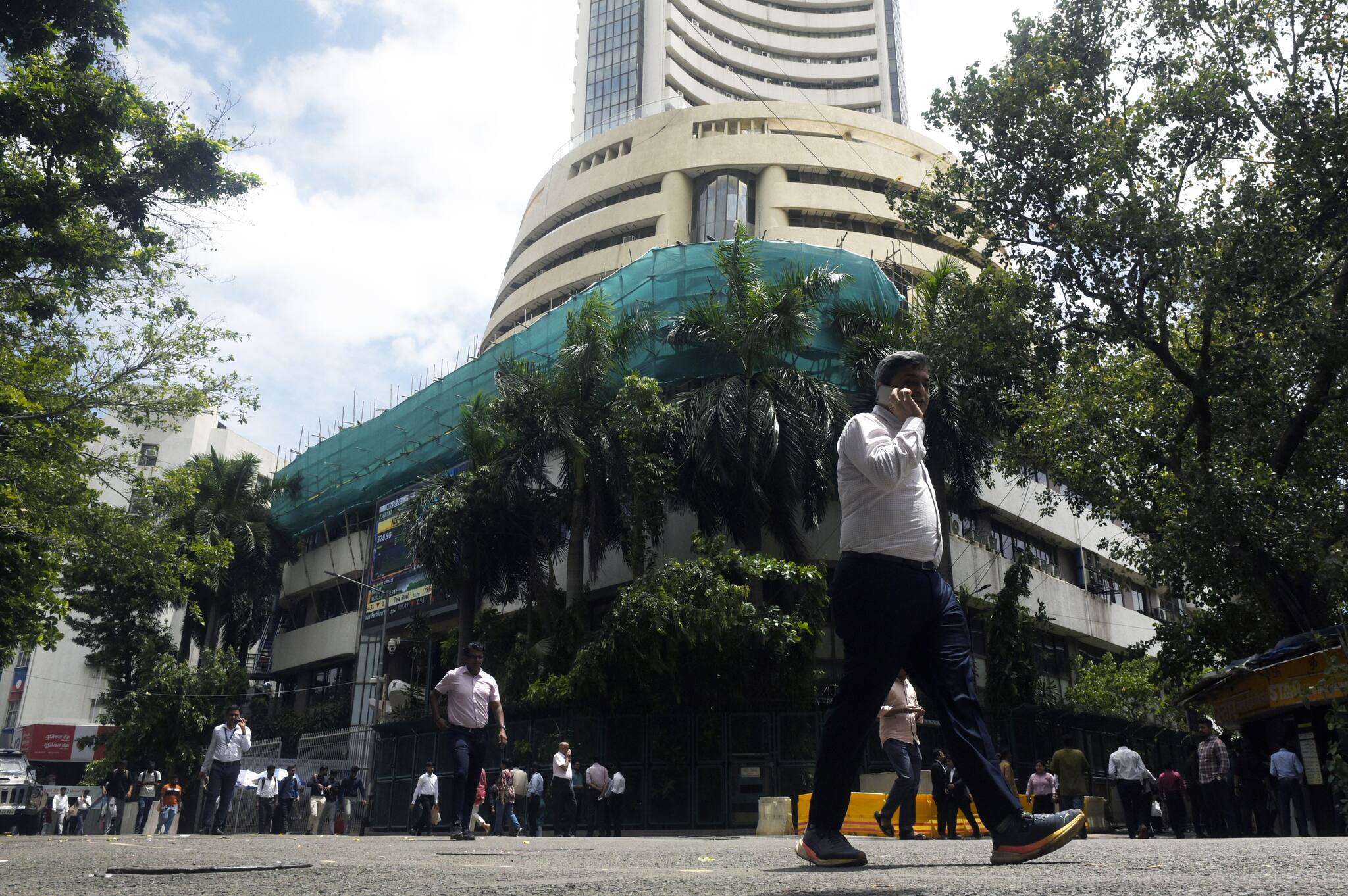 Indian bonds suffer biggest outflows since index addition