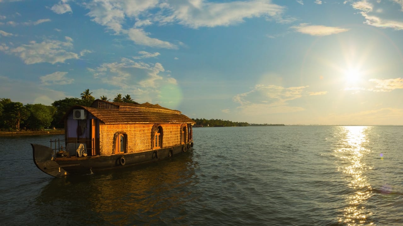 10 breathtaking lakes in Kerala you must visit for a perfect getaway