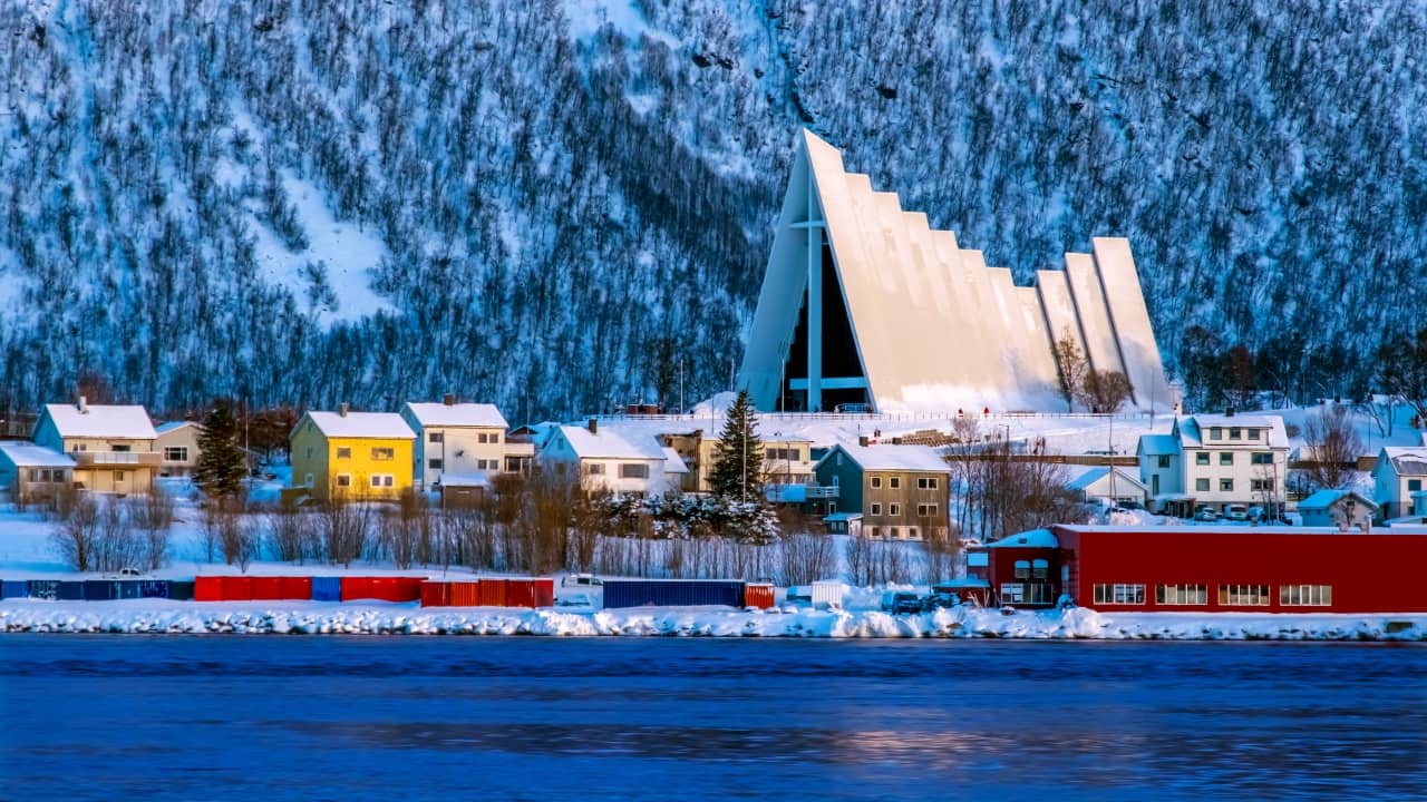 Discover the serene beauty of Tromsø: A perfect solo getaway in the Arctic. (Image: Canva)