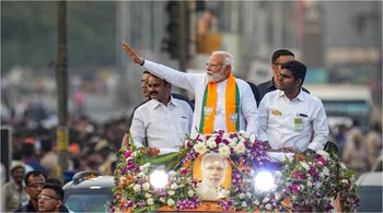 PM Modi coined the slogan “ek hain toh safe hain”. He first used it at a poll rally on November 8.
