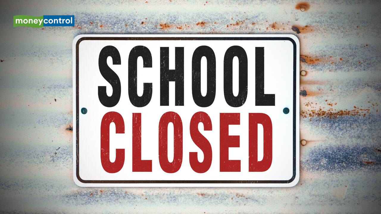 Schools in Gurugram and Faridabad remain closed today due to air pollution Schools in Gurugram and Faridabad remain closed today due to air pollution