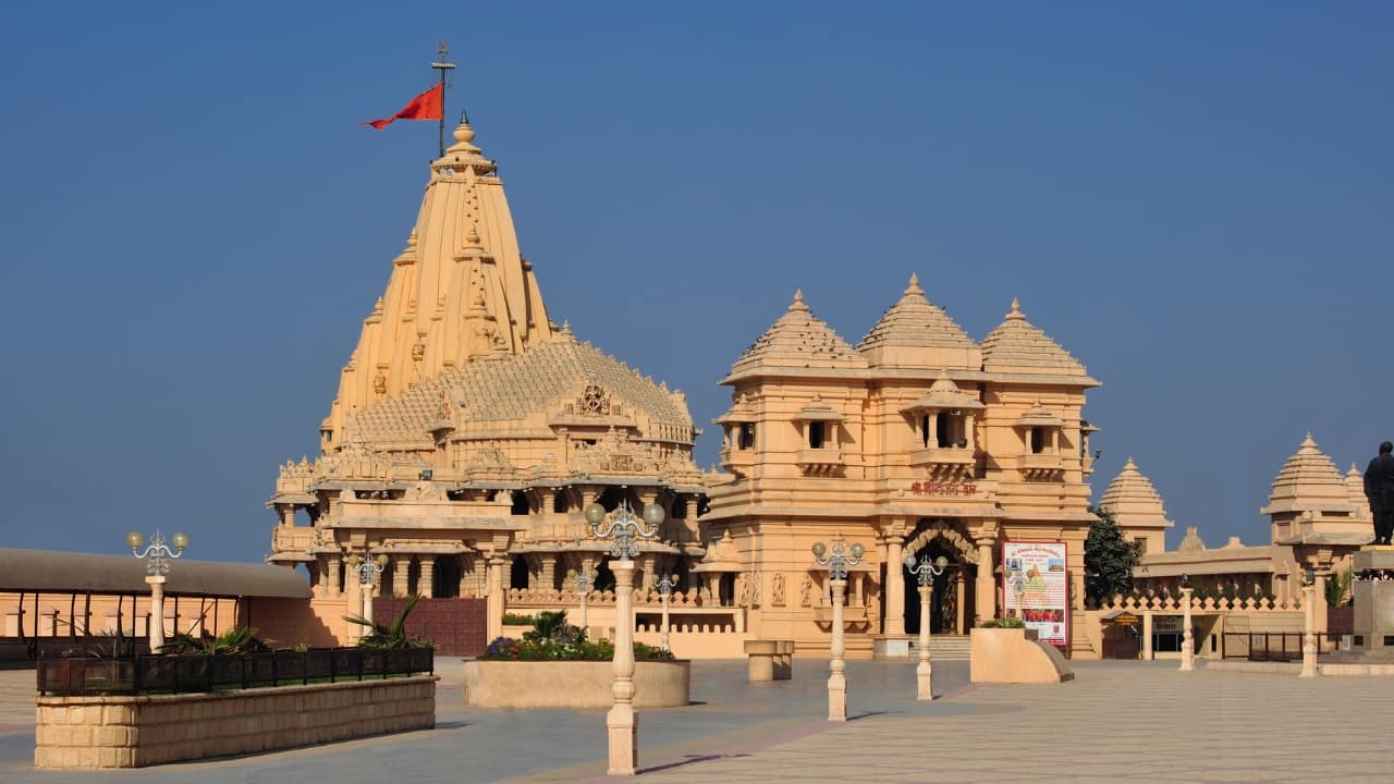 Somnath Temple, Gujarat (Image: Canva)