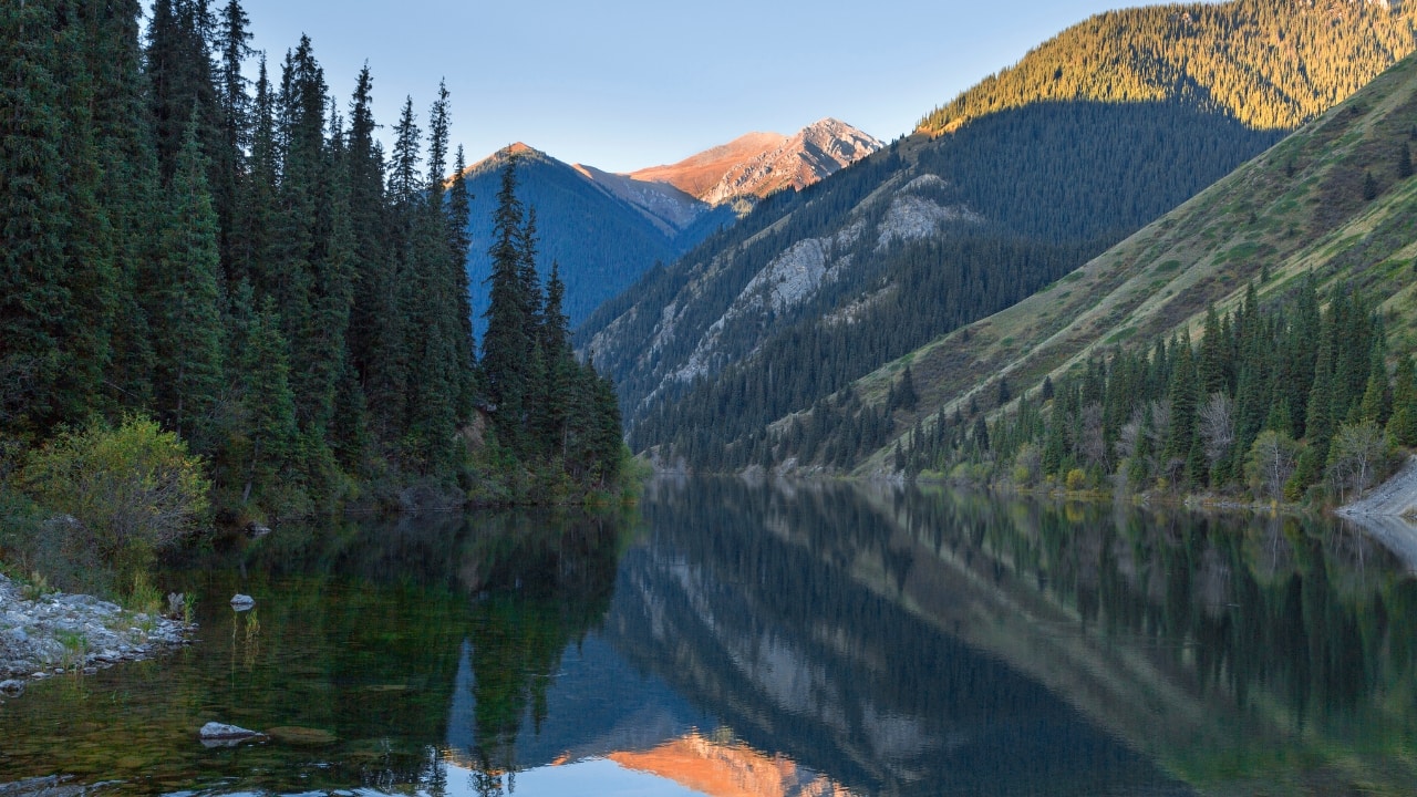 The breathtaking Kosai Lake, Kazakhstan. (Image: Canva)