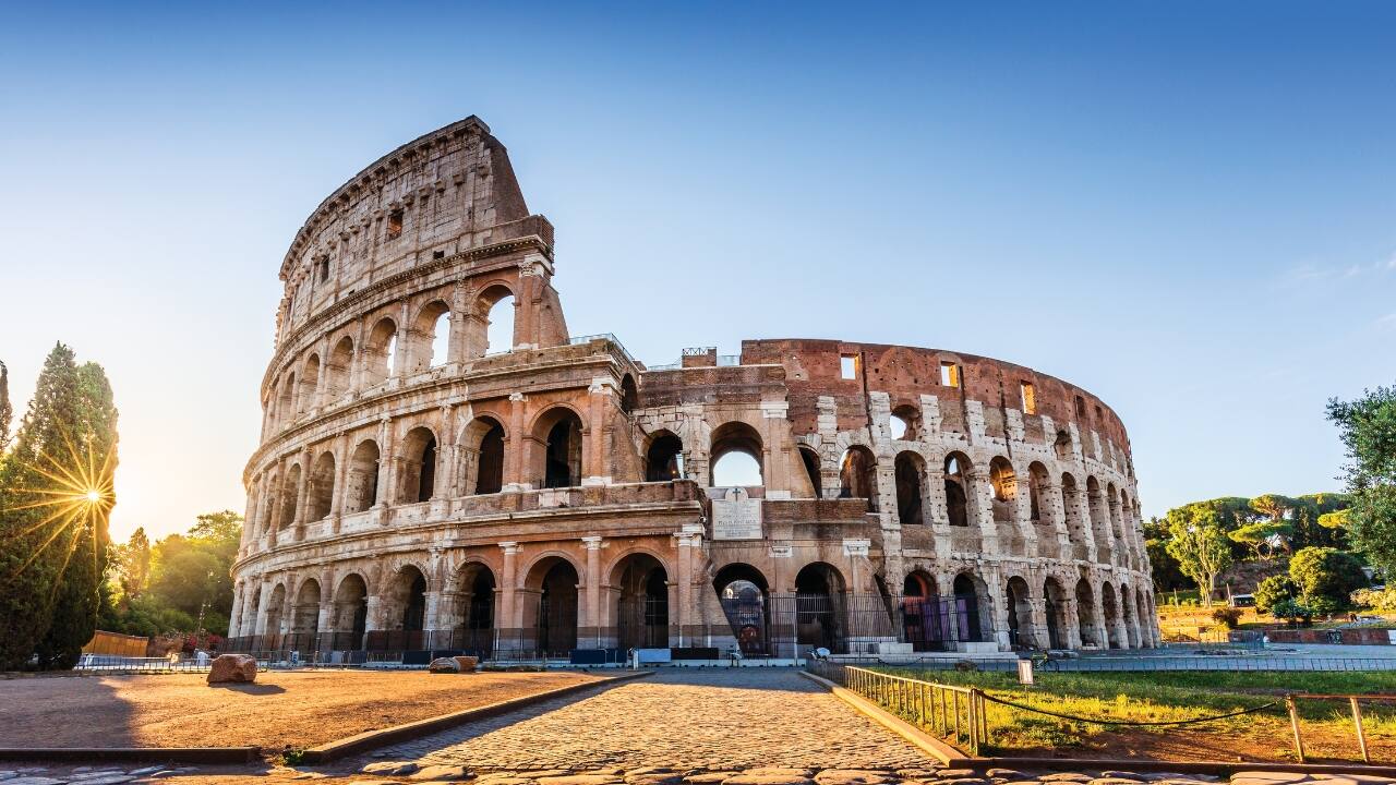 Step into the past as you explore Italy’s timeless art, architecture, and history. (Image: Canva)