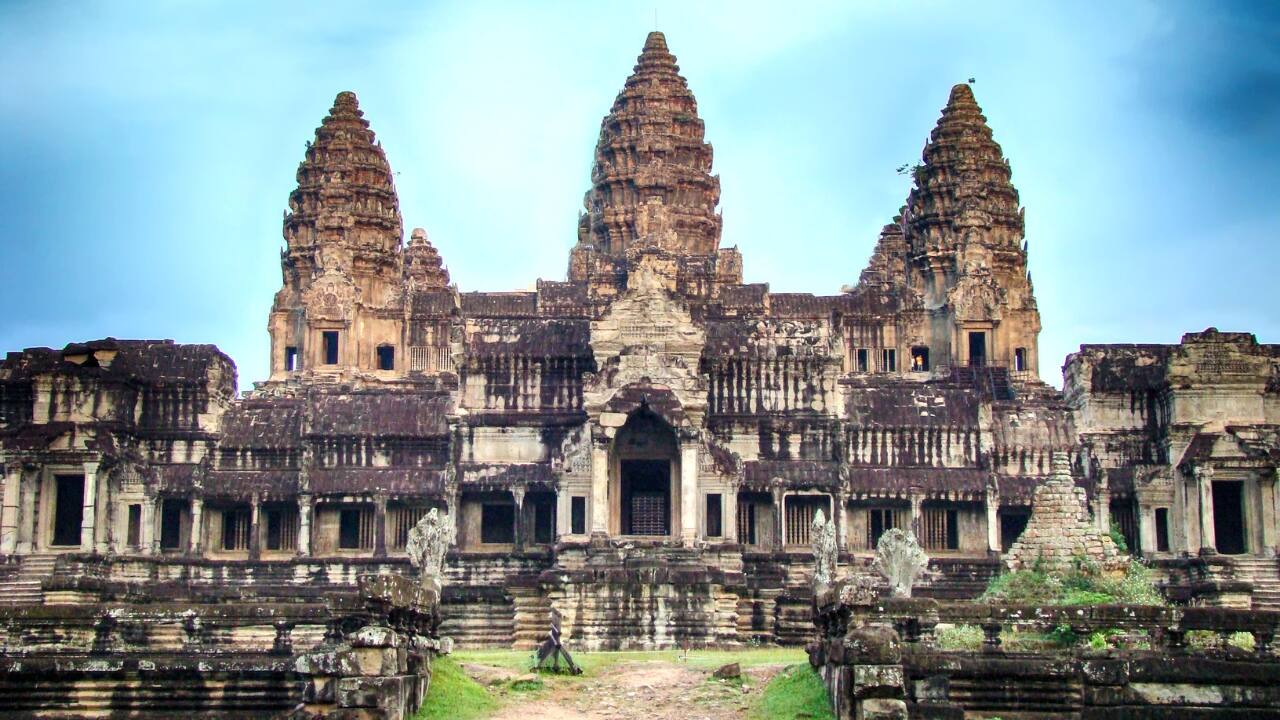 Angkor Wat: A stunning testament to Cambodia's rich history and architectural brilliance. (Image: Canva)
