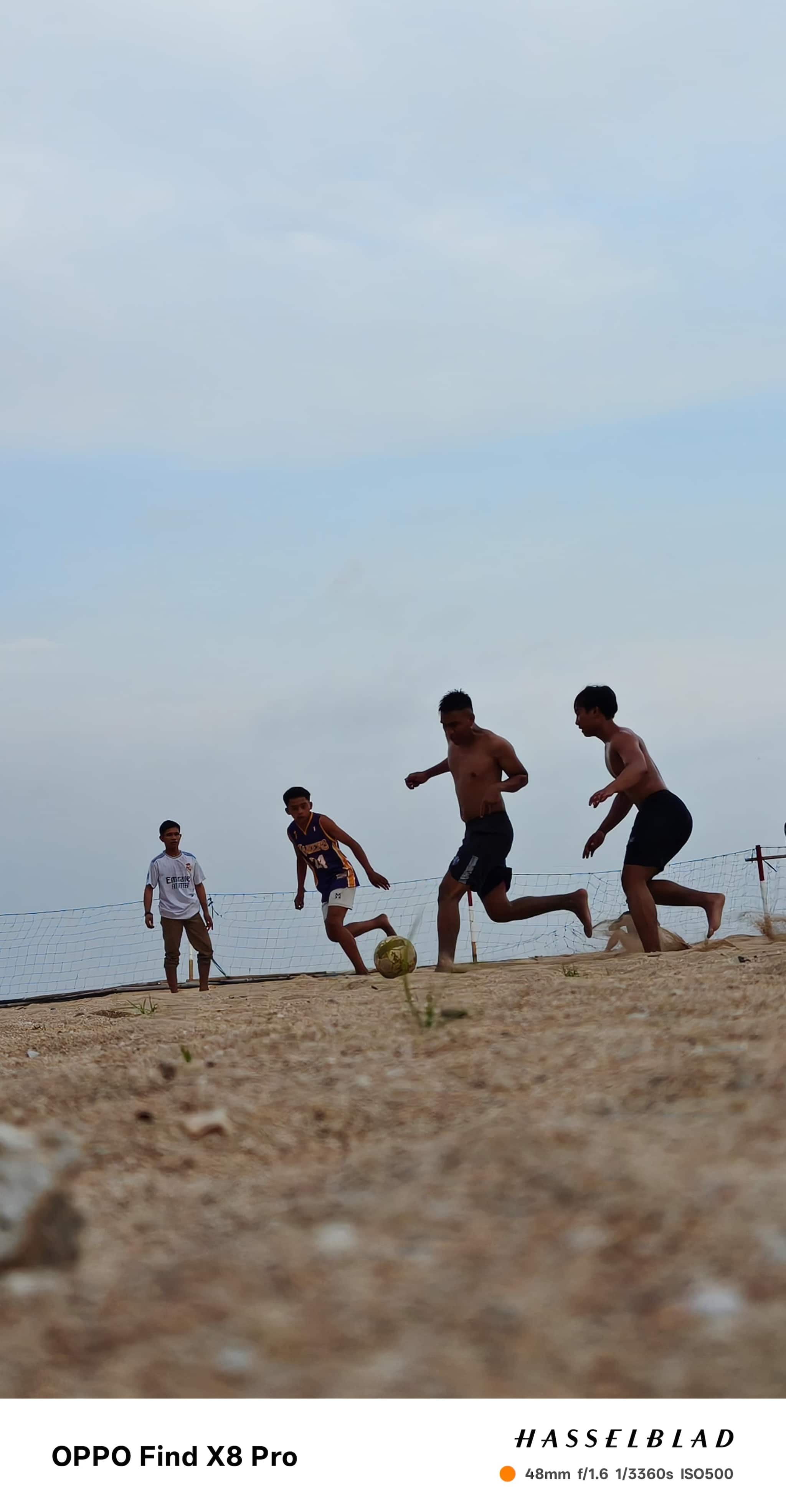 Find X8 Pro camera sample: Fast moving subject