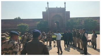 CISF, bomb disposal team and dog squad checked the gardens, main platform, dustbins and other areas of the Taj Mahal premises. (Courtesy: ANI)