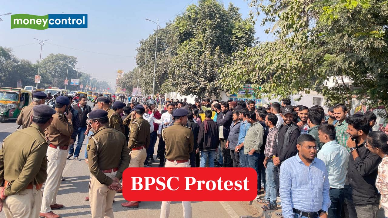 BPSC Students Protest Against Normalization Rule for CCE 70th Prelims, Police Lathi-Charge BPSC Students Protest Against Normalization Rule for CCE 70th Prelims, Police Lathi-Charge