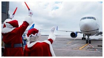 Why this airline is taking families on 'fantasy flights' to North Pole this ...