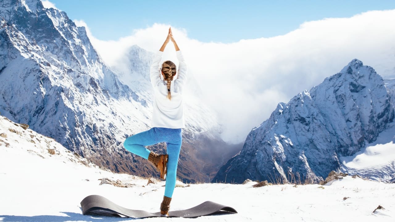 15 Must-Know Tips to Stay Healthy While Traveling This Winter