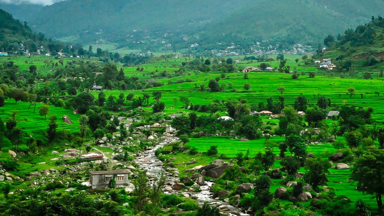 Karsog: Where green valleys and sacred temples offer a retreat to soothe the soul. (Image: Canva)