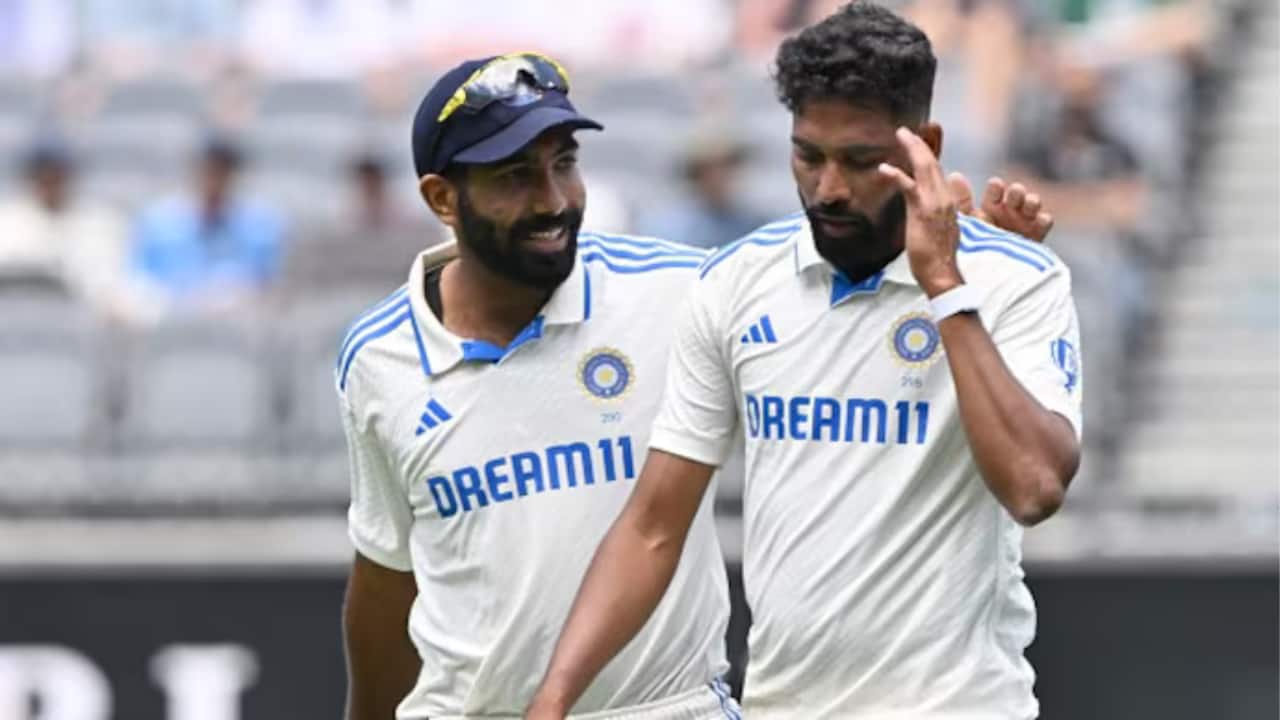 'Apka standard kya hai…’: PAK anchor and ex-cricketer quarrel while discussing Mohammed Siraj’s Test credentials - WATCH 'Apka standard kya hai…’: PAK anchor and ex-cricketer quarrel while discussing Mohammed Siraj’s Test credentials - WATCH