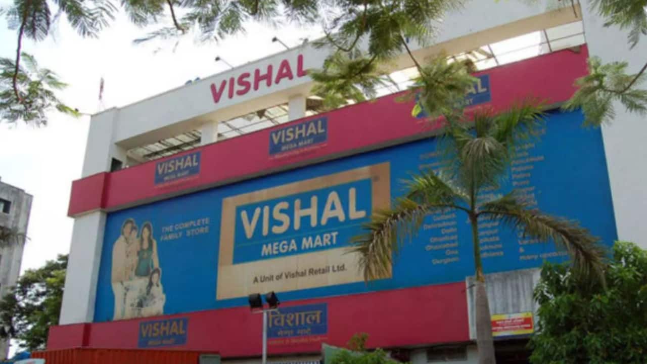 Vishal mega mart share price discount