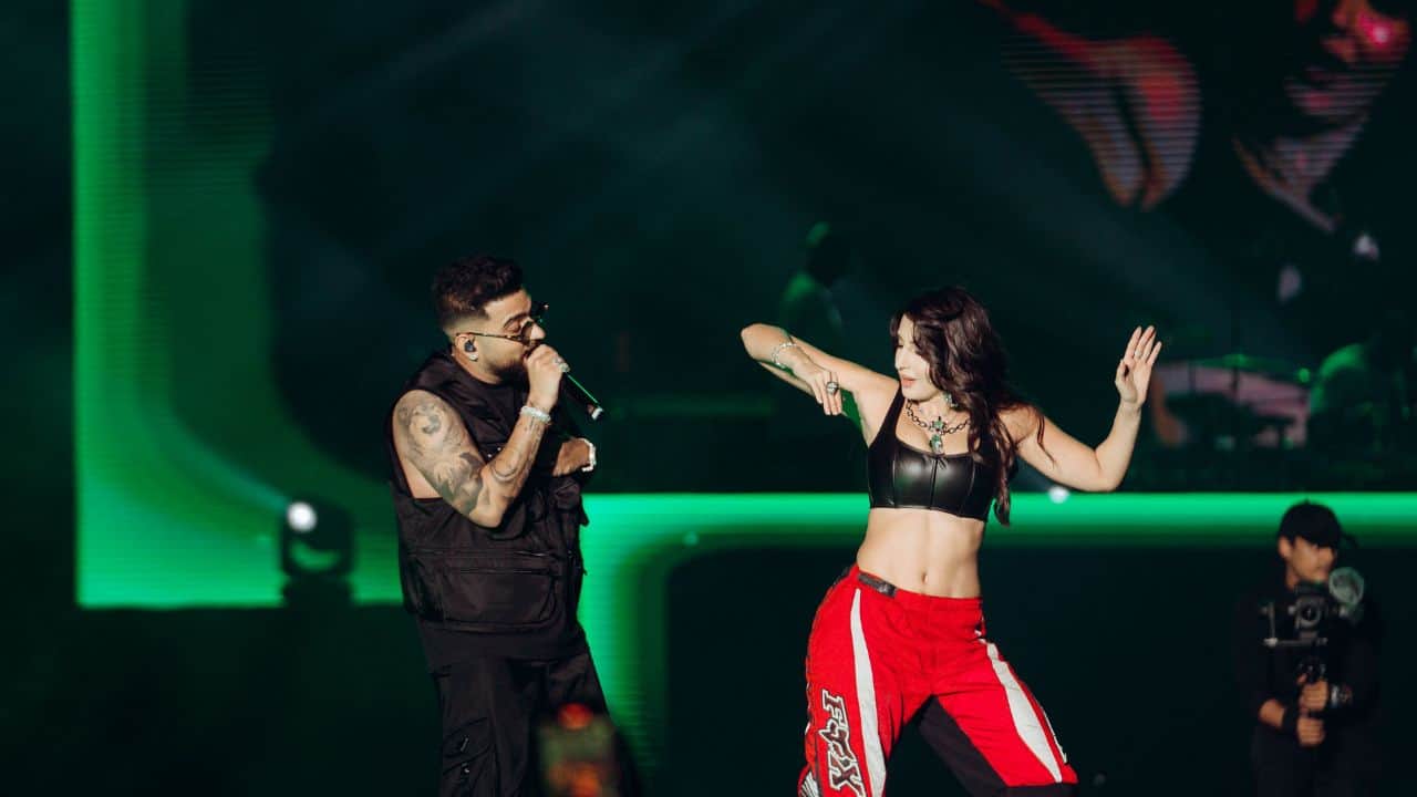 Nora Fatehi surprises fans by dancing with singer Karan Aujla at his second show In Delhi