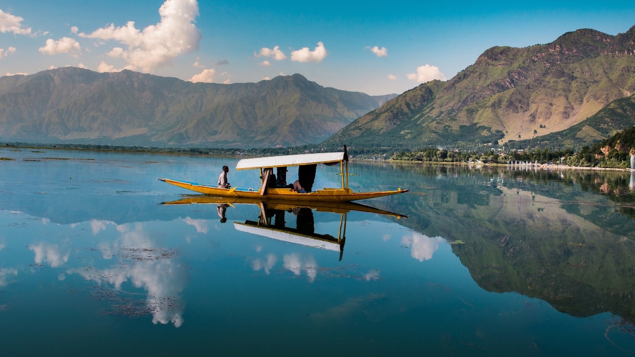 The Srinagar-Delhi rail link promises seamless connectivity and a boost to tourism in the Valley. (Image: Canva)