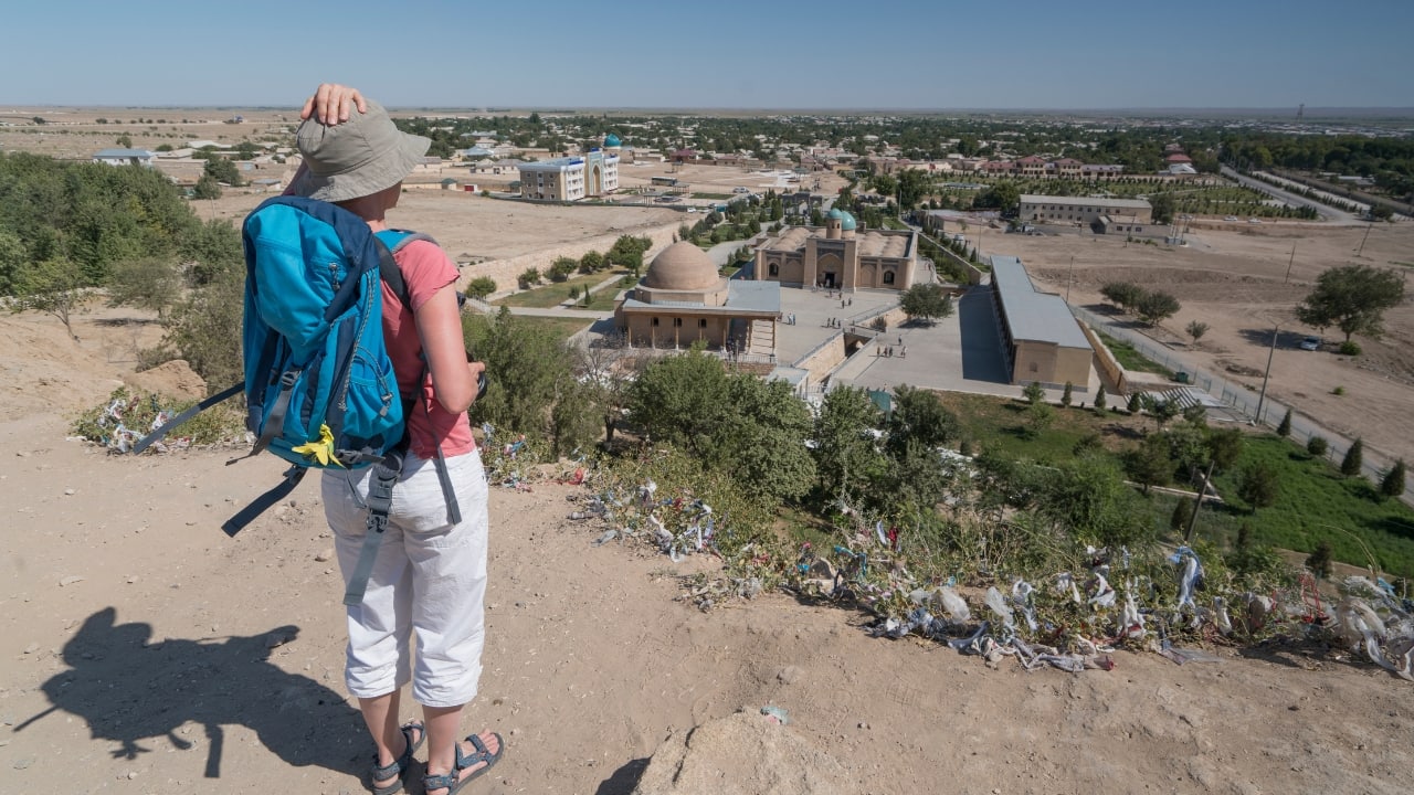 Nurota’s fortress and warm hospitality reveal Uzbekistan’s ancient charm. (Image: Canva)