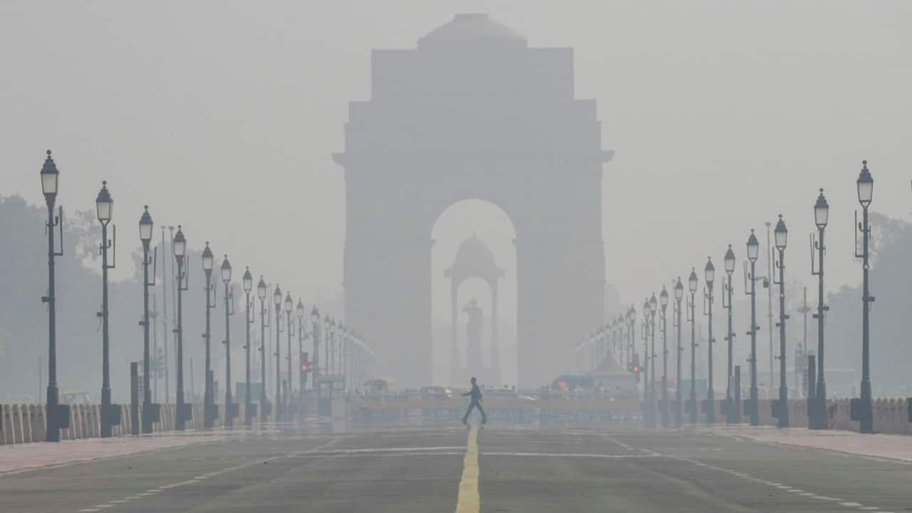 Delhi's air quality 'moderate', temperature below 20 deg C for third day