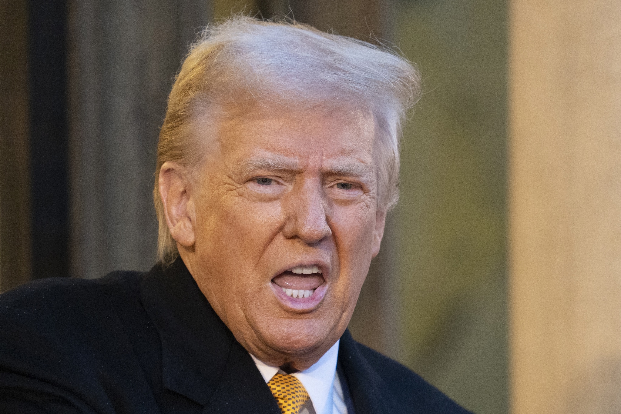Trump threatens tariffs If EU doesn’t buy more US oil and gas