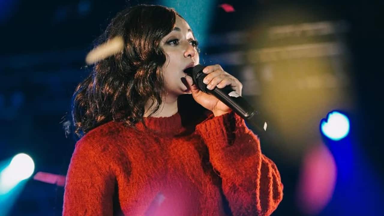 Monali Thakur walks out of her Varanasi concert due to mismanagement, writes, "I am disheartned"