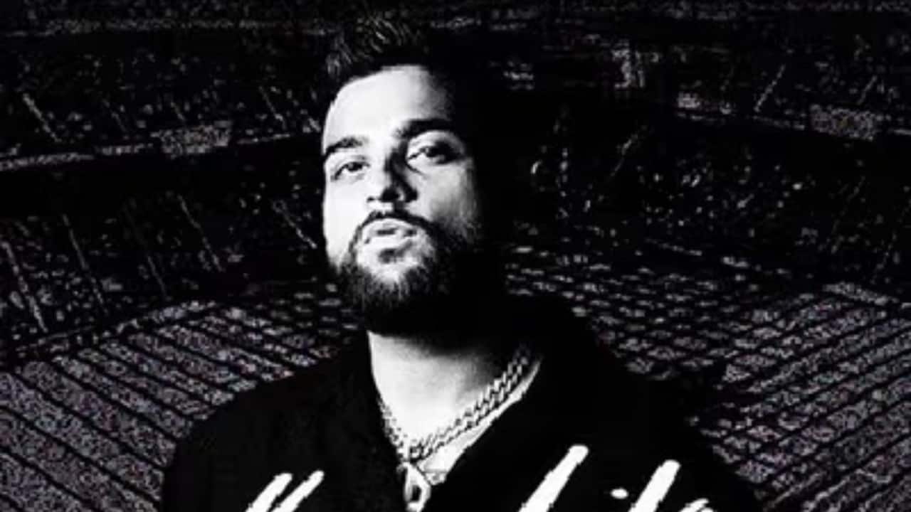 Karan Aujla electrifies Kolkata with high-energy performance at ‘It Was All A Dream’ tour featuring DIVINE