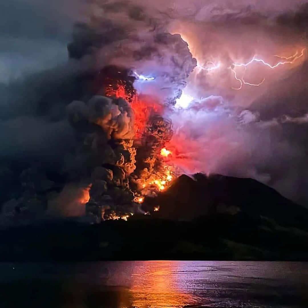 In April 2024, Indonesia's Mount Ruang erupted, releasing hot lava and smoke. (Image: Center for Volcanology and Geological Hazard Mitigation)