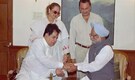 Saira Banu remembers meeting former PM Manmohan Singh with Dilip Kumar, says "his silence speaks louder than words"