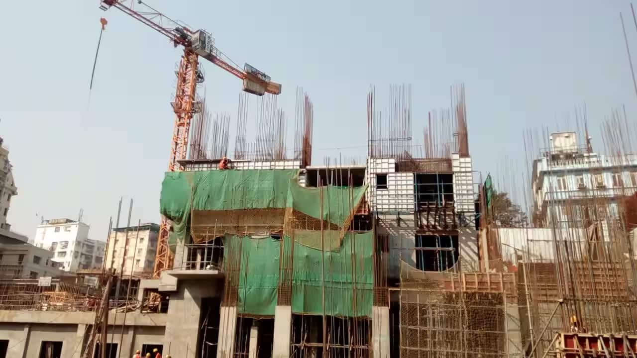 Rate cut boosts sentiment for home buyers, but funds cautious on real estate stock valuations Rate cut boosts sentiment for home buyers, but funds cautious on real estate stock valuations