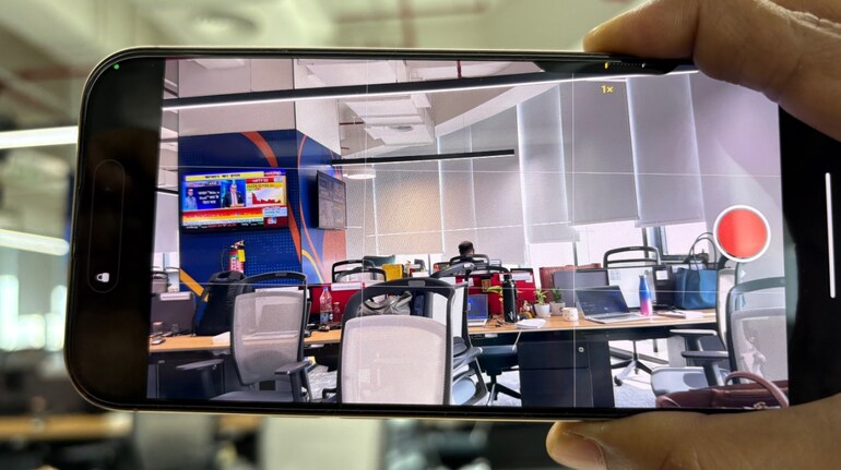 Apple's answer to Google Lens is here: How to use Visual Intelligence ...