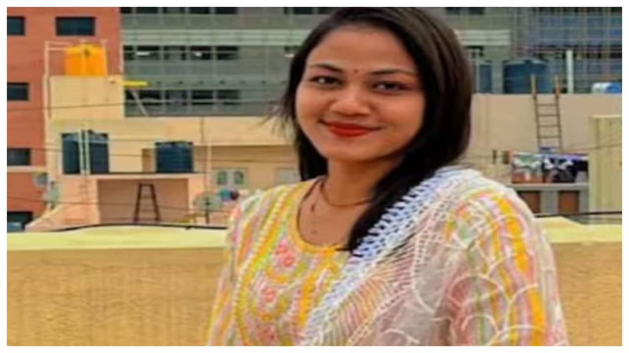 Probe revealed that the victim was allegedly pressuring the accused Mukti Ranjan Roy to marry her.