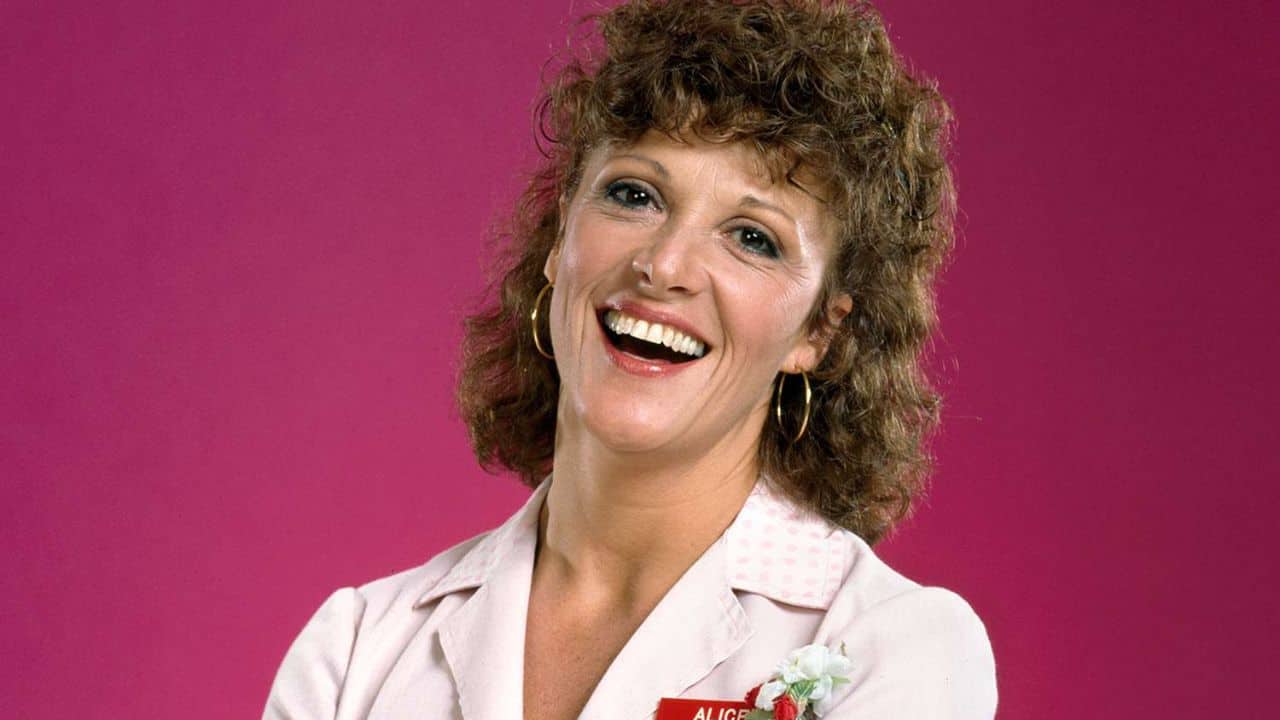 Linda Lavin, Tony-Winning broadway star and 'Alice' icon, dies at 87