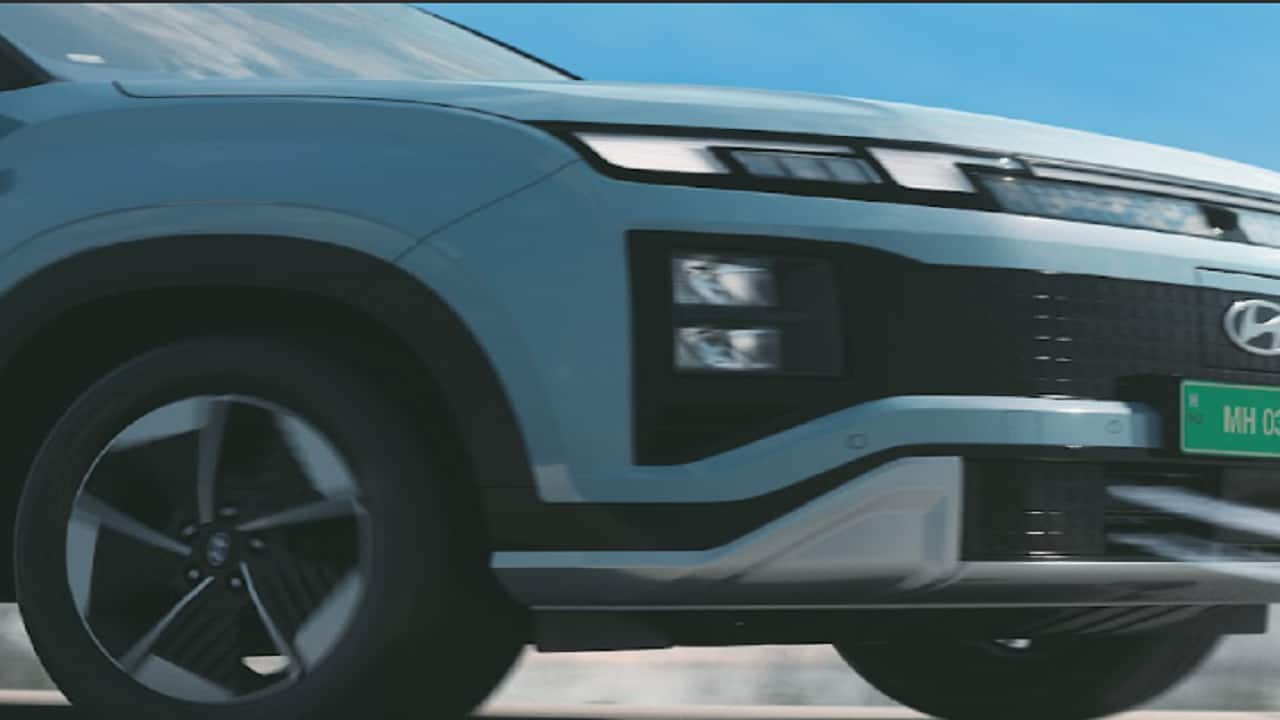 The Hyundai Creta Electric comes equipped with Digital Key, allowing users to conveniently lock, unlock and start the vehicle using their smartphone ors martwatch, ensuring seamless and secure access, according to the company. The Hyundai Creta Electric comes equipped with Digital Key, allowing users to conveniently lock, unlock and start the vehicle using their smartphone ors martwatch, ensuring seamless and secure access, according to the company.