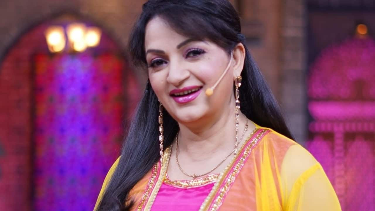 Kapil Sharma show's Upasana Singh reveals a south director once called her to a hotel late night, says, "he would ask me why I bring my mom with me"
