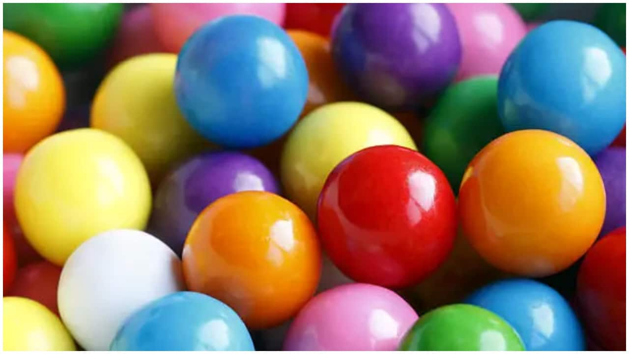 Canadian student fractures jaw after eating 'jawbreaker' candy, mouth wired shut for 6 weeks: 'It hurt bad'