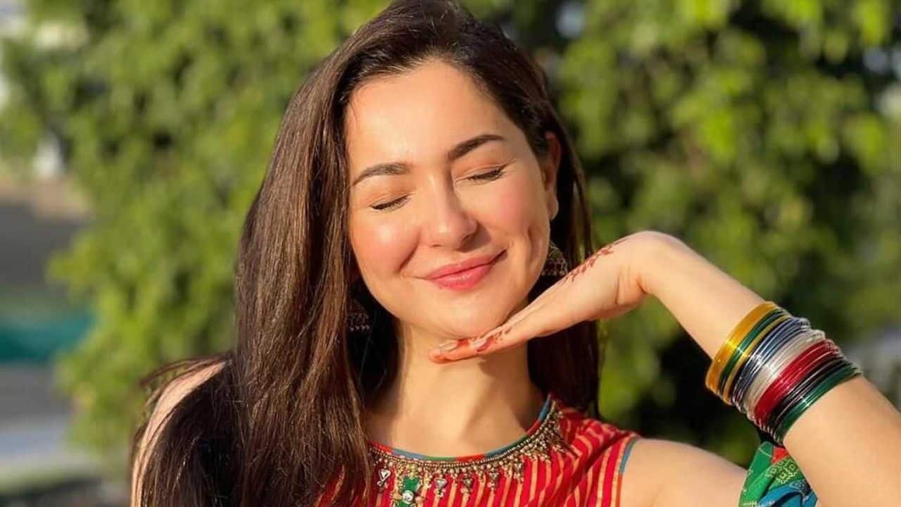 Pakistani actress Hania Aamir talks about India-Pakistan relations, says "We’re like distant cousins...."