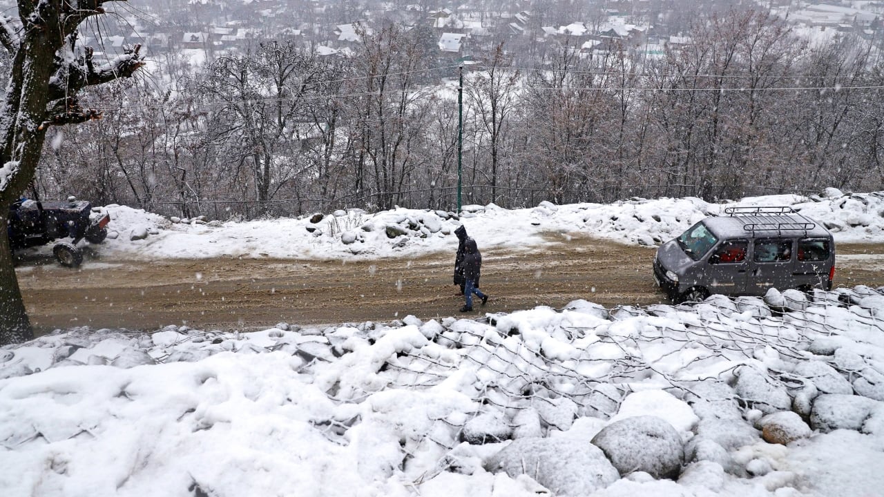 Kashmir sees rise in night temperatures after fresh snowfall