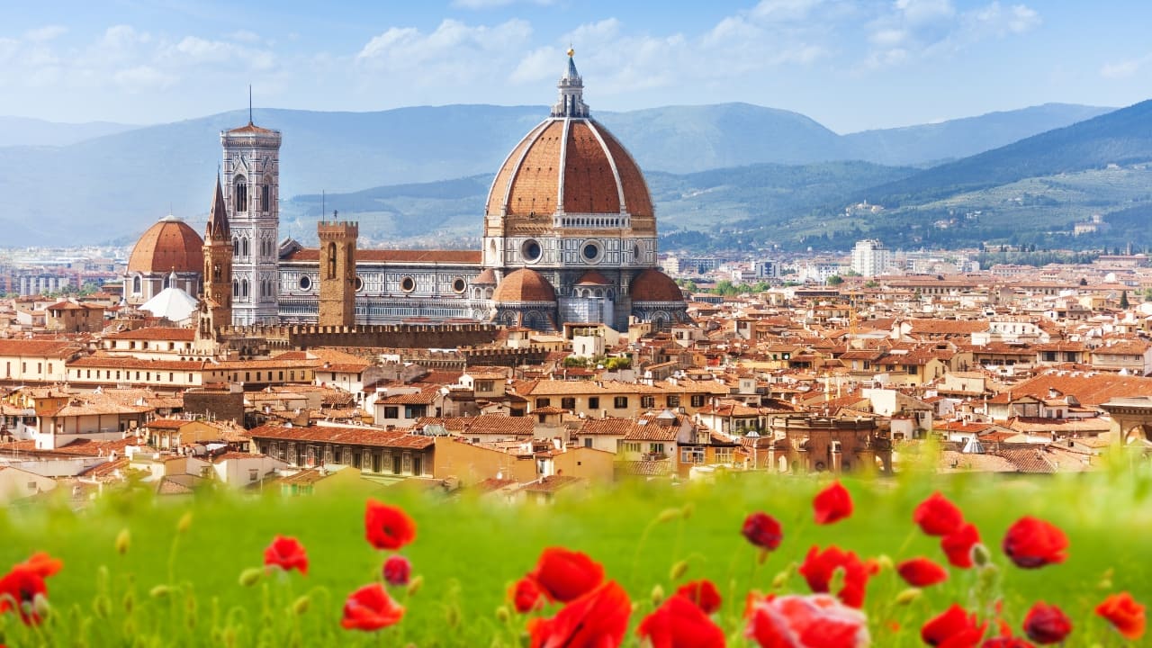 5. Florence’s Duomo and Uffizi Gallery Florence is the birthplace of the Renaissance, and its treasures are nothing short of awe-inspiring. Climb to the top of the Duomo for panoramic views of the Tuscan city, and wander through the Uffizi Gallery, home to masterpieces by Botticelli, Leonardo da Vinci, and Michelangelo. (Image: Canva)