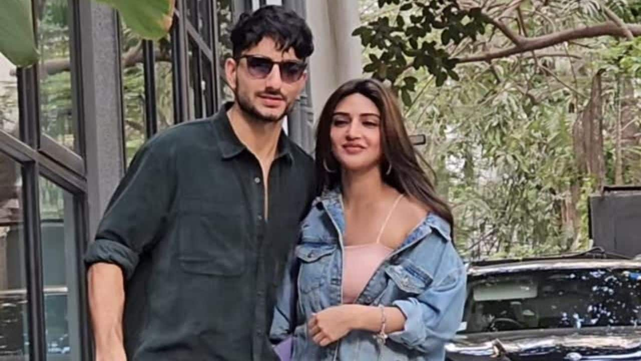 Ibrahim Ali Khan and Sreeleela share a fun moment as he recreates her iconic Kissik step, watch